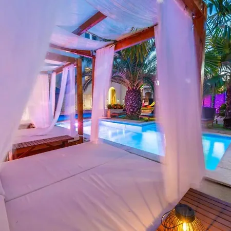Bra I Premium With Outdoor Pool And Sauna - Obe Bedroom With Balcony *