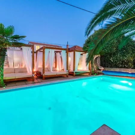 Bra I Premium With Outdoor Pool And Sauna - Obe Bedroom With Balcony