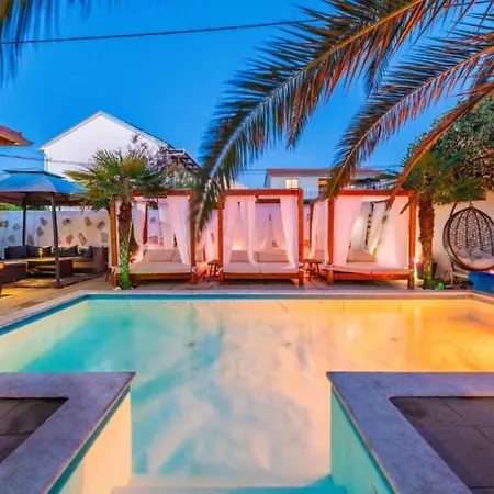 Bra I Premium With Outdoor Pool And Sauna - Obe Bedroom With Balcony
