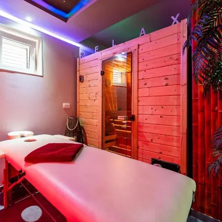 Апартаменты Bra I Premium With Outdoor Pool And Sauna - Obe Bedroom With Balcony *