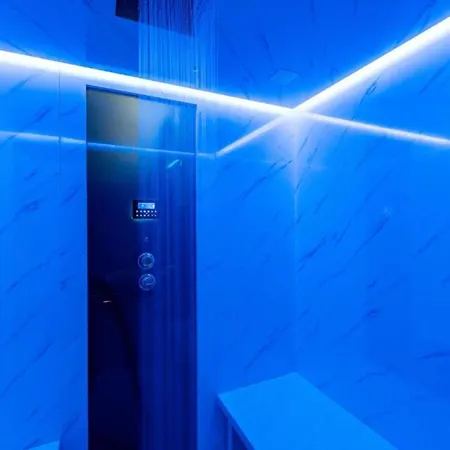 Апартаменты Bra I Premium With Outdoor Pool And Sauna - Obe Bedroom With Balcony *
